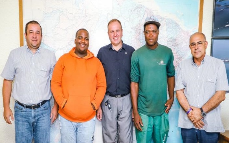 Diretores da Copercampos recepcionam sul-africano