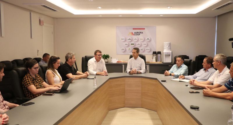 Comitiva discute avanços da Rota do Milho