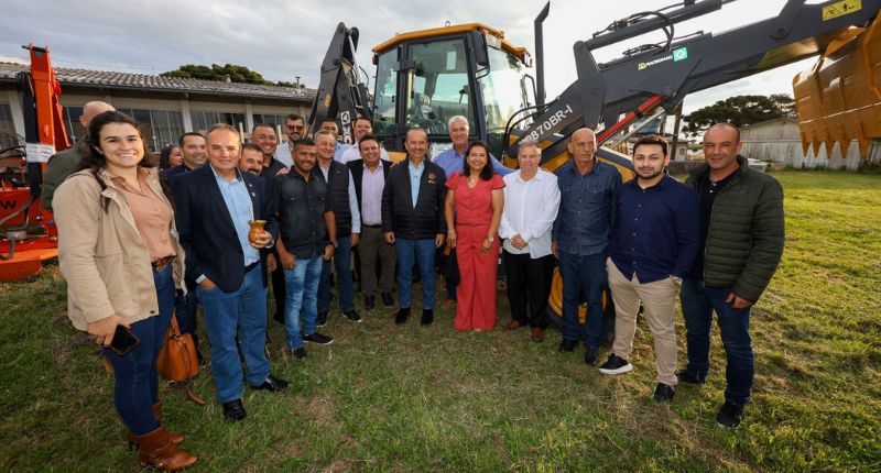 Governo do Estado entrega mais 21 equipamentos agrícolas na Serra Catarinense