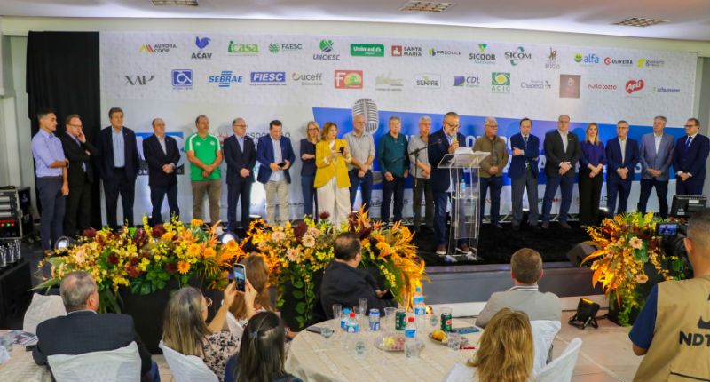 Mídia de Santa Catarina reunida em Chapecó